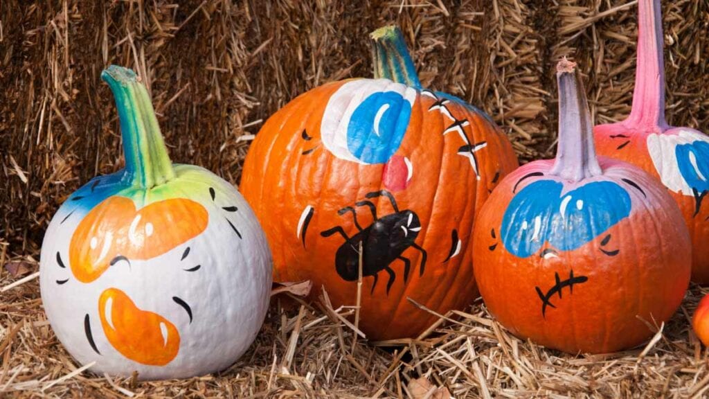 Not up for carving your pumpkins? Why not try painting them, instead! They can be oh-so-pretty or darned cute!